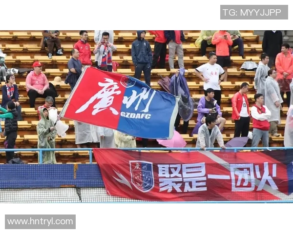 广州足球队在最新足球状态排行榜中荣登第十名展现强劲实力与潜力 广州足球队在最新足球状态排行榜中荣登第十名展现强劲实力与潜力