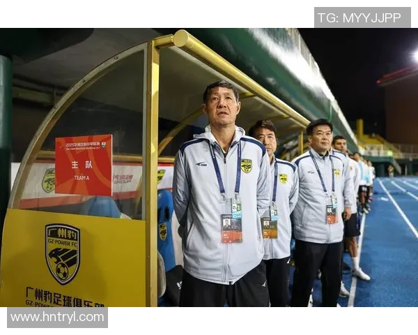 广州足球队中路突破战术解析与球队未来发展展望 广州足球队中路突破战术解析与球队未来发展展望