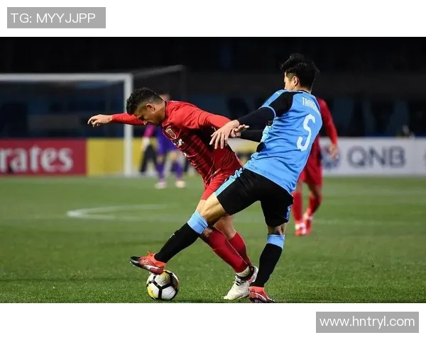 冈山绿稚与千叶队的激烈对决展现足球魅力与战术智慧 冈山绿稚与千叶队的激烈对决展现足球魅力与战术智慧