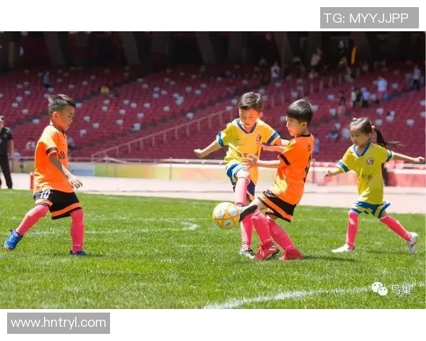 长崎乙队与爱缓队的激烈对决展现足球魅力与团队精神