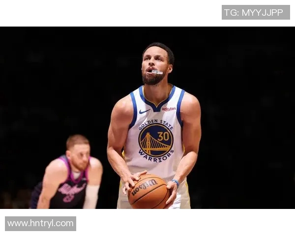 小牛队对阵勇士库里狂砍51分展现超级巨星风采