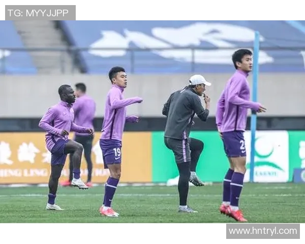 长春农商银行与大连队的精彩对决揭示足球战术与团队协作的重要性