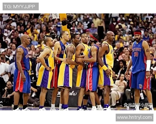 2004年湖人与活塞的巅峰对决揭示了篮球战术与团队精神的完美结合 2004年湖人与活塞的巅峰对决揭示了篮球战术与团队精神的完美结合