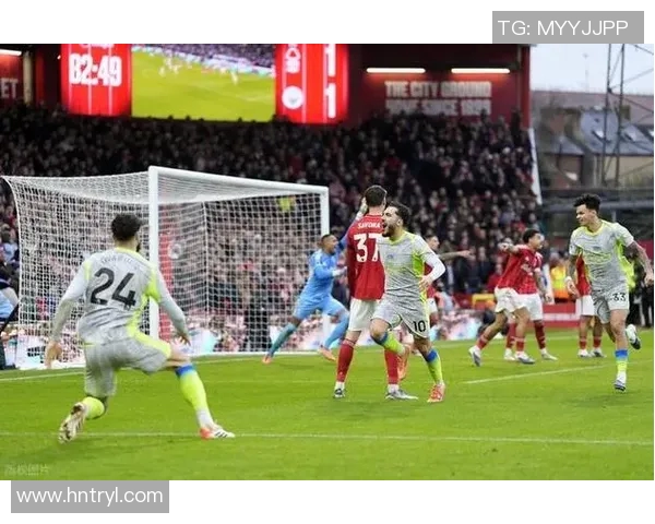 英超激战阿森纳迎战桑德兰争夺三分全力以赴展现球队实力